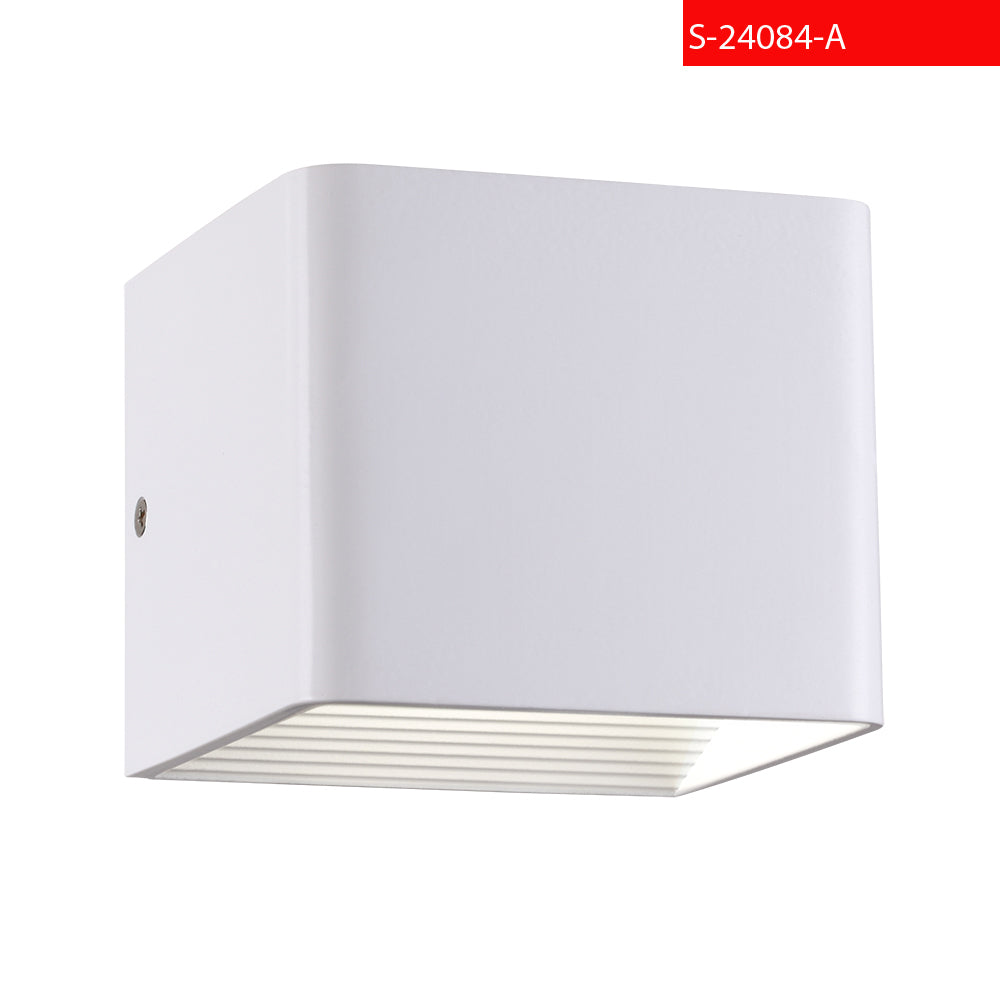 A מנורת קיר מרובע סאן