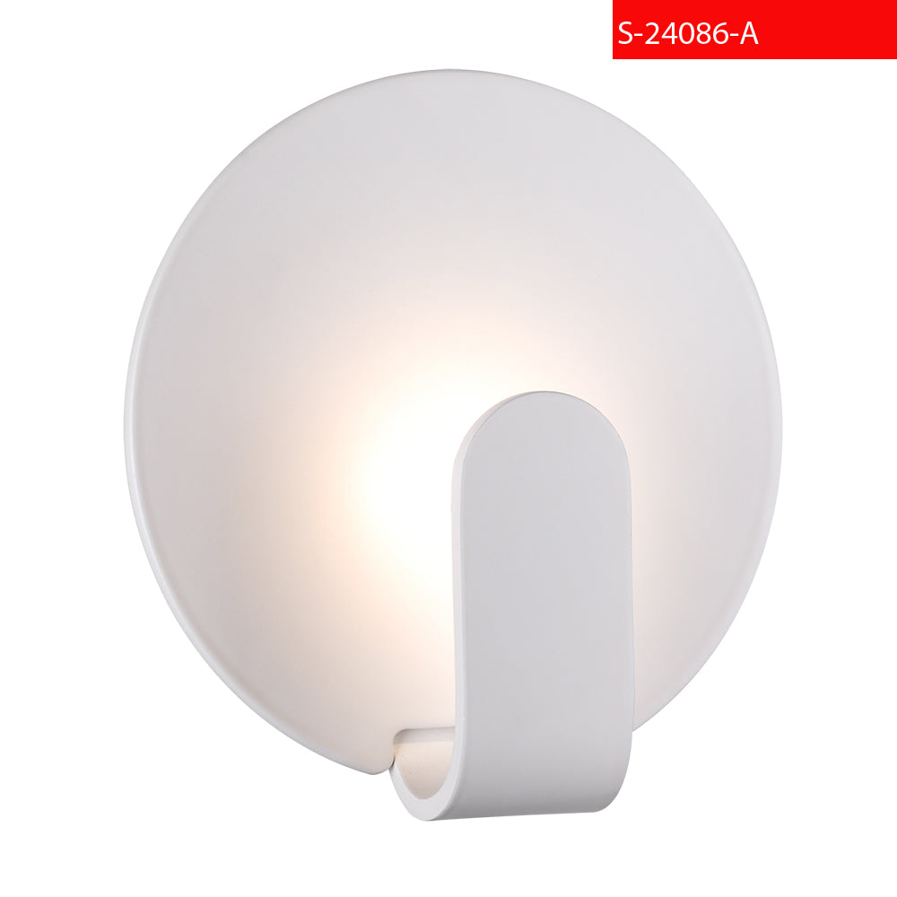 A מנורת קיר טום